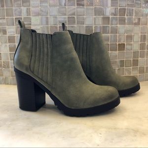 Sam & Libby ankle booties (never worn)